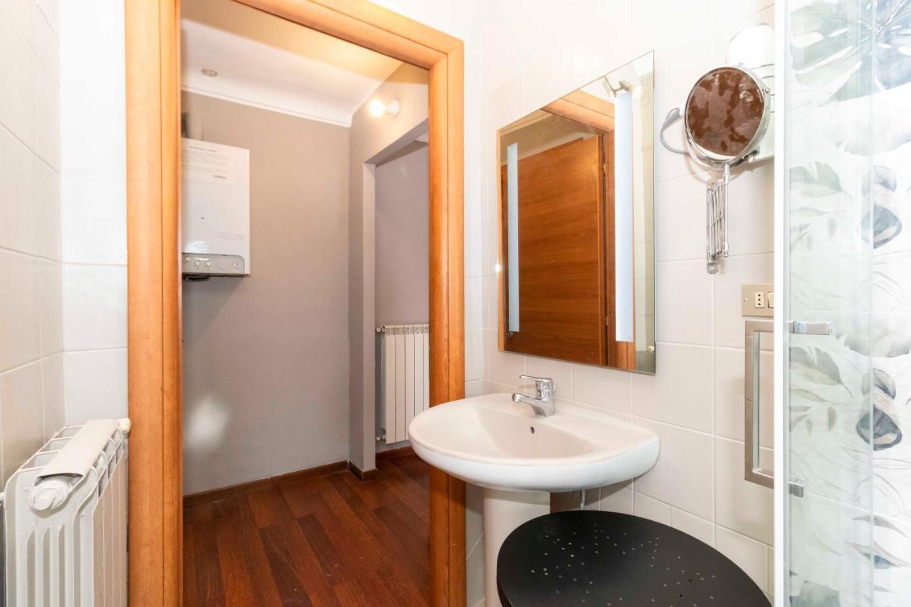 San Salvario Apt With Balcony تورينو المظهر الخارجي الصورة
